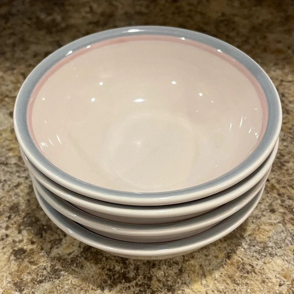 Pfaltzgraff Aura Light Pink 6” Bowls with Pink And Blue Rim Set of 4